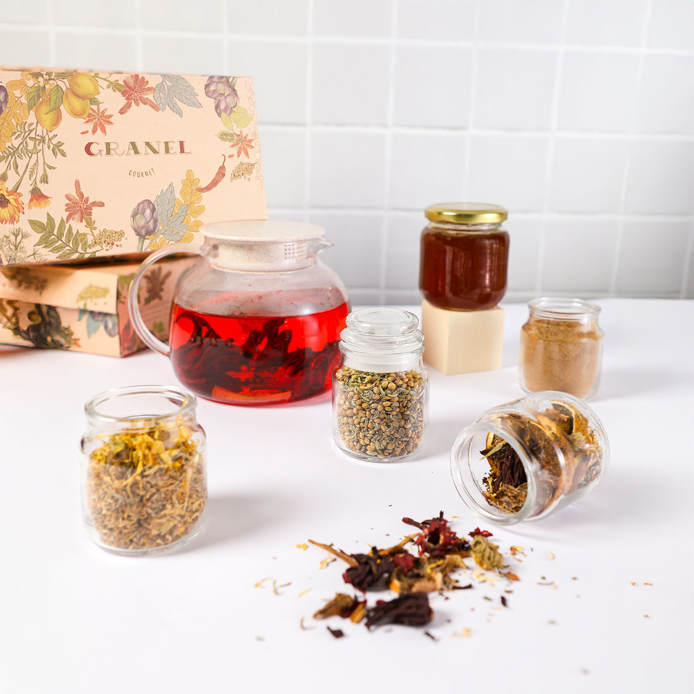 
                  
                    TARDES DE TÉ
                  
                