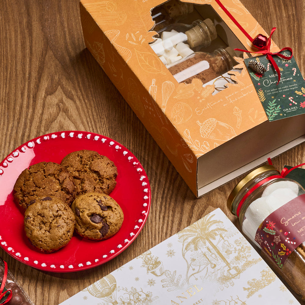 
                  
                    Bebidas calientes & galletas
                  
                